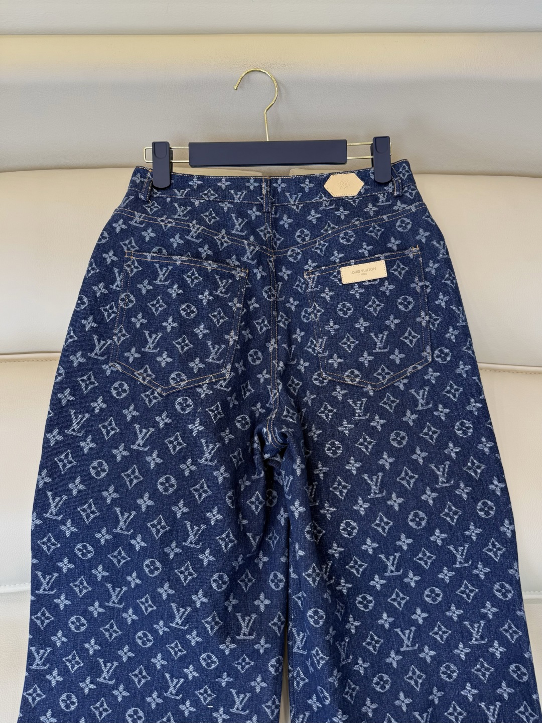 AW0124#新款牛仔裤⚠️工厂特批‼️ L V 老花字母提花 牛仔裤 蓝色 白色 SML