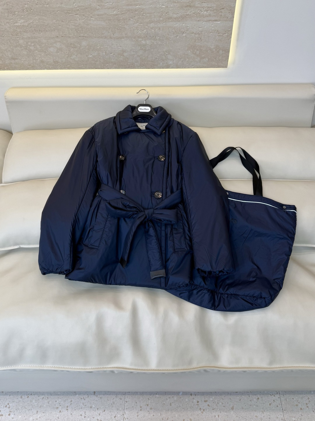 MX715#新款驼绒服⚠️🌾 Max 48% 骆驼绒 4%桑蚕丝 进口面料 骆驼绒 翻领外套 黑色 咖色 藏青色 38 MX715#新款驼绒服⚠️🌾 Max 48% 骆驼绒 4%桑蚕丝 进口面料 骆驼绒 翻领外套 黑色 咖色 藏青色 38