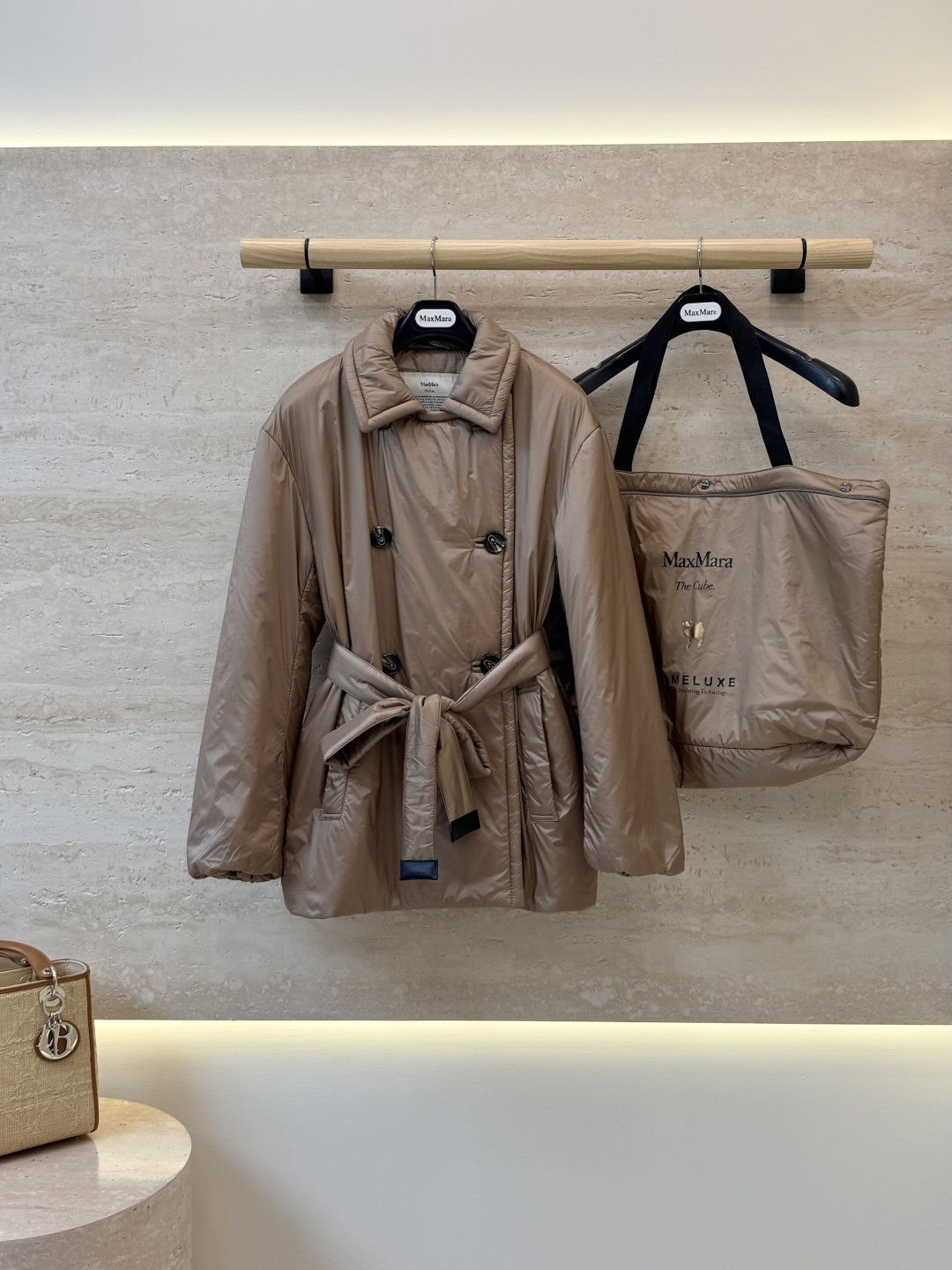 MX715#新款驼绒服⚠️🌾 Max 48% 骆驼绒 4%桑蚕丝 进口面料 骆驼绒 翻领外套 黑色 咖色 藏青色 38 MX715#新款驼绒服⚠️🌾 Max 48% 骆驼绒 4%桑蚕丝 进口面料 骆驼绒 翻领外套 黑色 咖色 藏青色 38