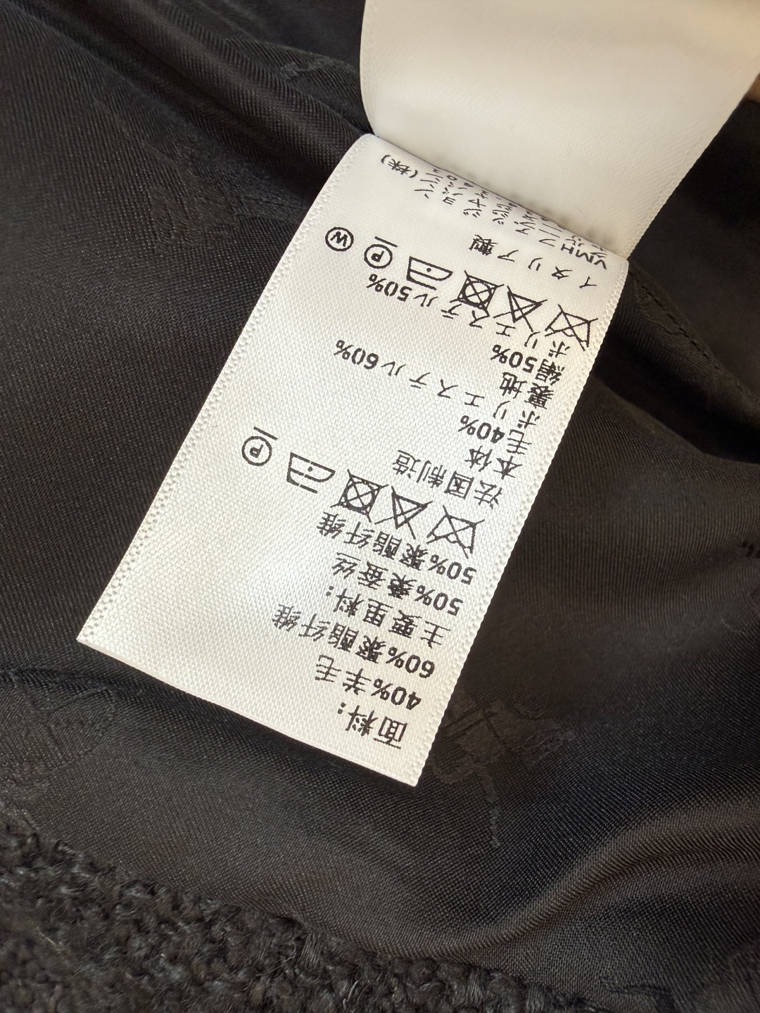 XZ0198#新款外套⚠️🌾 Celine 金扣 40% 羊毛 长袖毛呢外套 黑色 米白色  36-42 