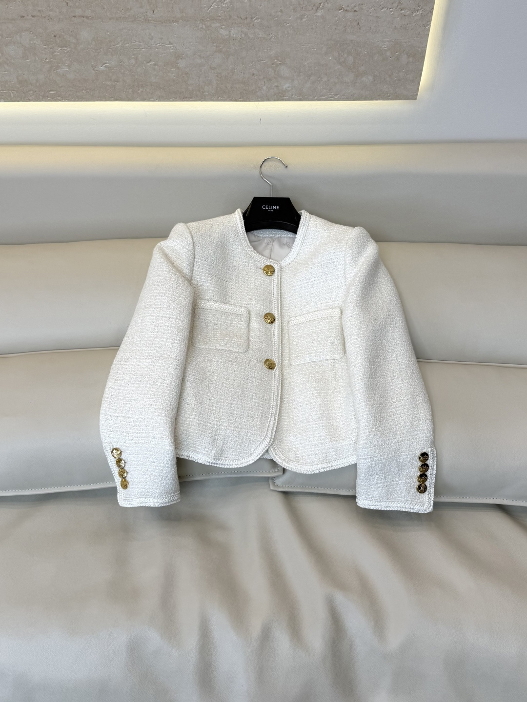 XZ0198#新款外套⚠️🌾 Celine 金扣 40% 羊毛 长袖毛呢外套 黑色 米白色  36-42 