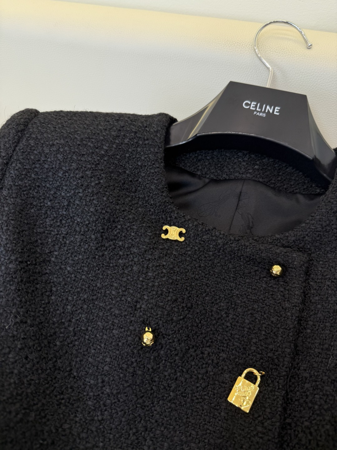 XZ0195#新款外套⚠️🌾 Celine 金色扣 秋冬新款 40% 羊毛 长袖 外套 黑色 米白色 36-42