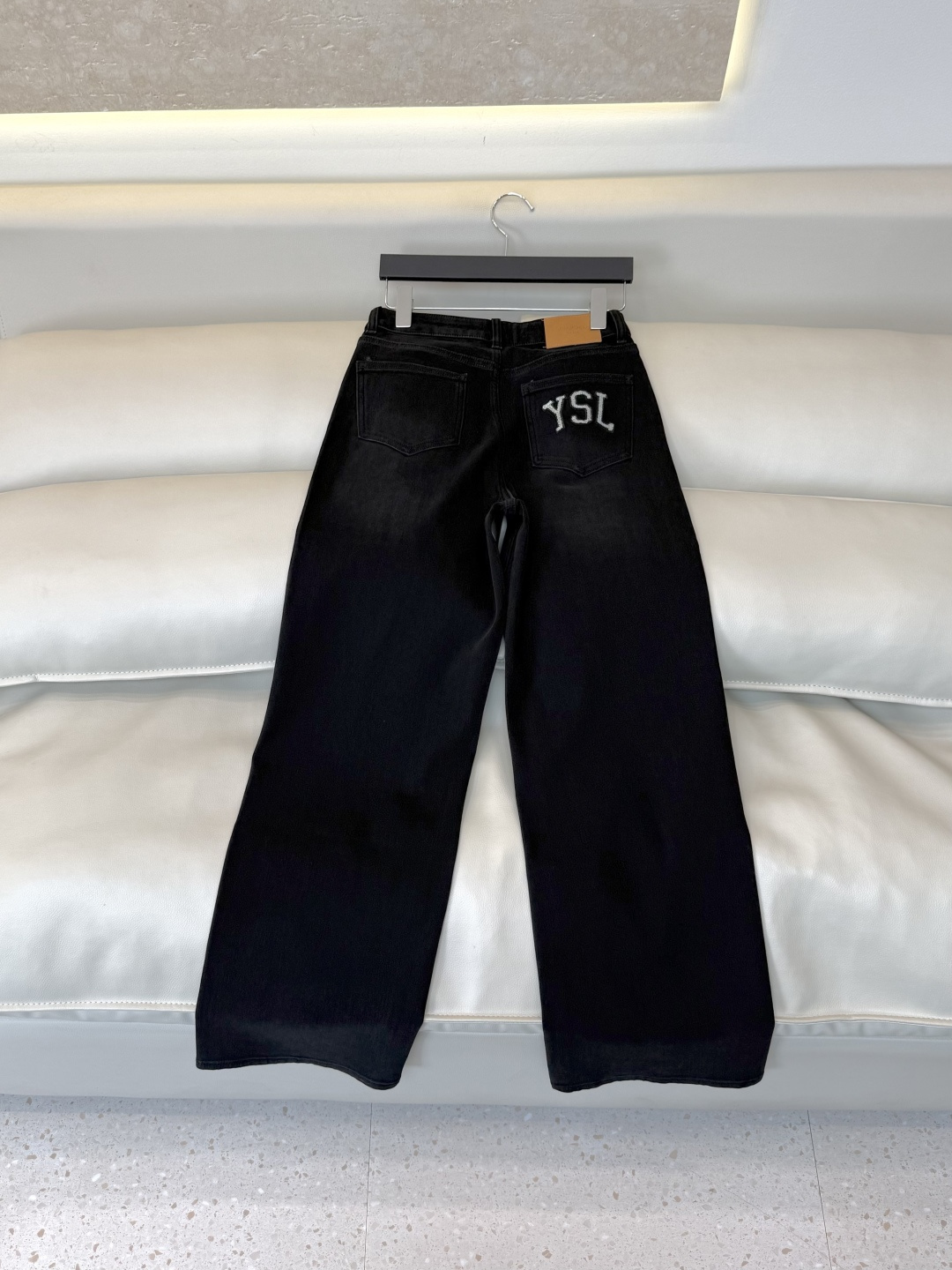 AW0138#新款牛仔裤⚠️工厂特批‼️ YSL 字母绣花 最新款 牛仔裤 黑色 蓝色 26/27/28/29/30