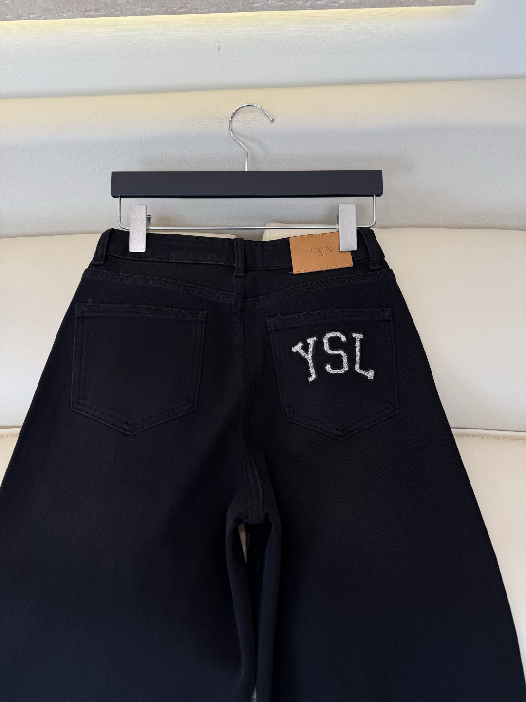 AW0138#新款牛仔裤⚠️工厂特批‼️ YSL 字母绣花 最新款 牛仔裤 黑色 蓝色 26/27/28/29/30