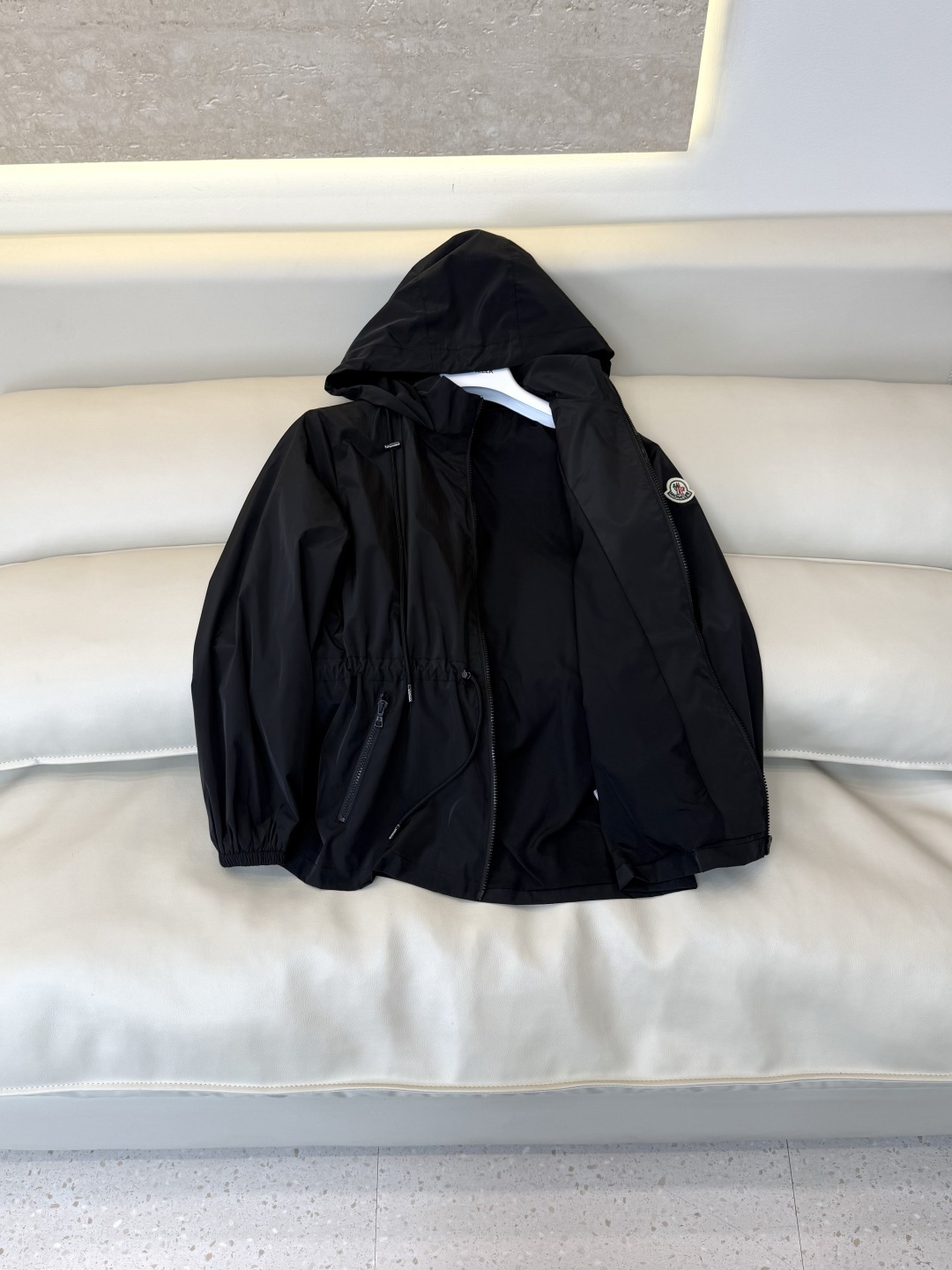 CX0243#新款外套⚠️🌾 Moncler 抽绳设计 拉链外套 黑色 SML