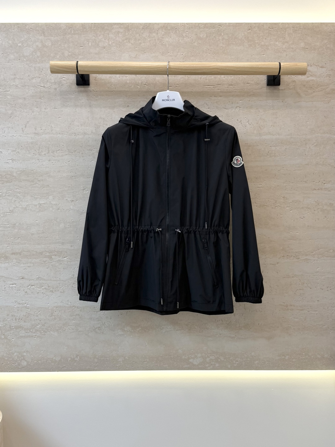 CX0243#新款外套⚠️🌾 Moncler 抽绳设计 拉链外套 黑色 SML