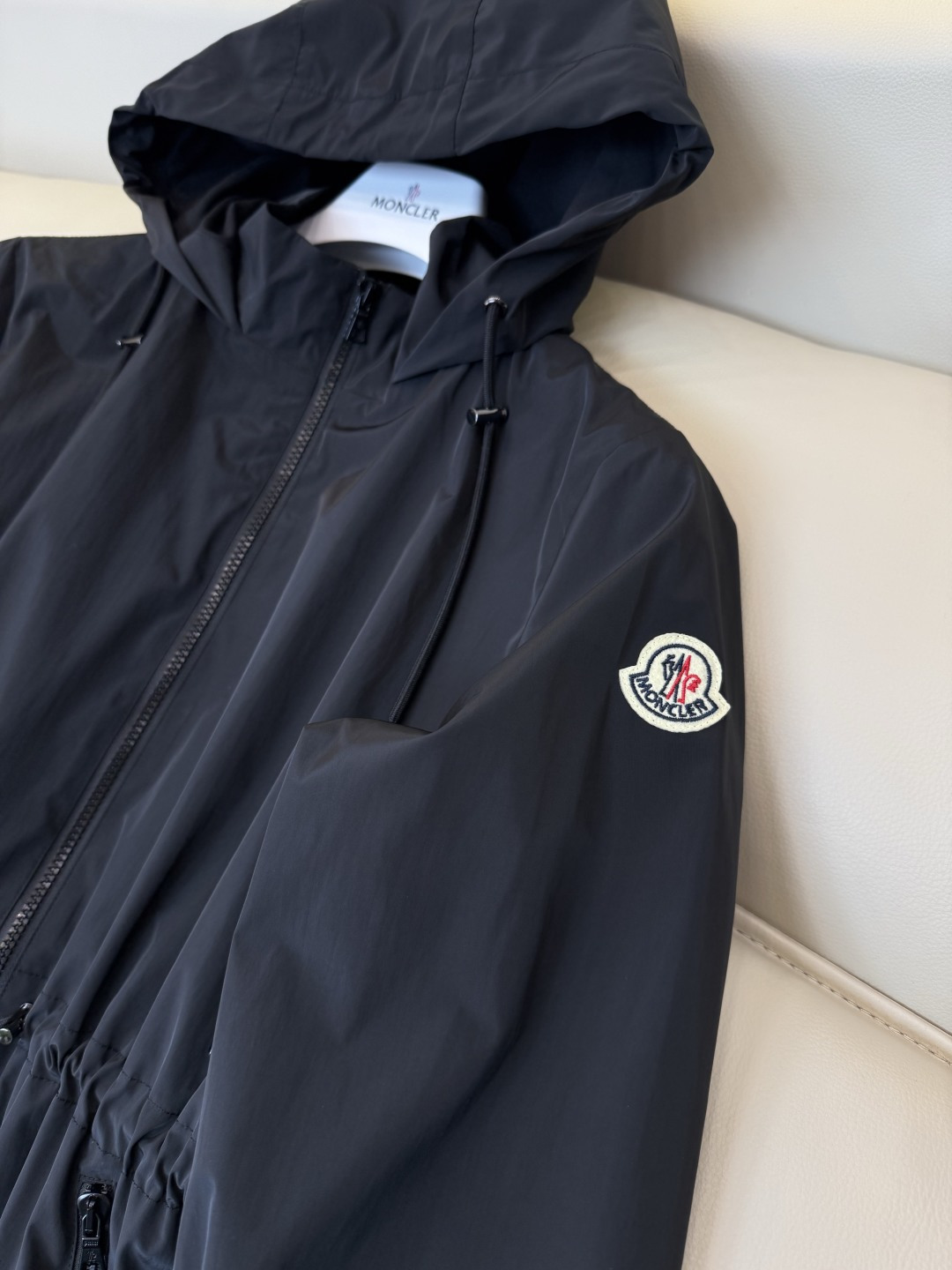 CX0243#新款外套⚠️🌾 Moncler 抽绳设计 拉链外套 黑色 SML