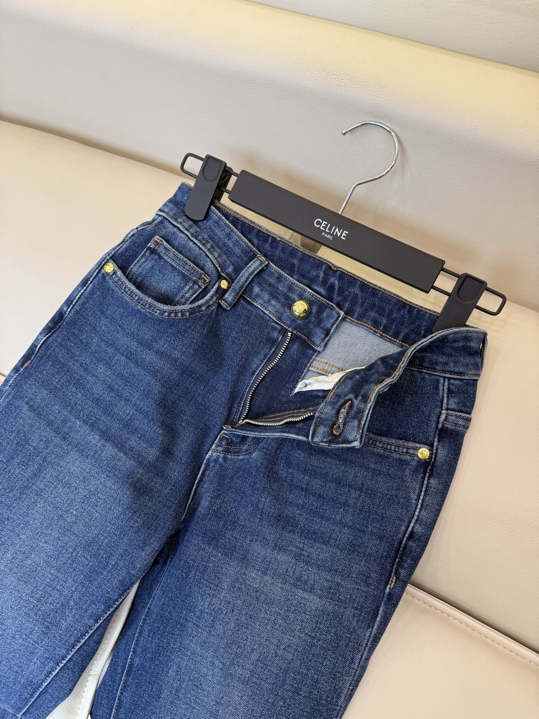 CX0267#新款牛仔裤⚠️工厂特批‼️ 小香 极简风 牛仔棉显瘦牛仔裤  两色 26-30码