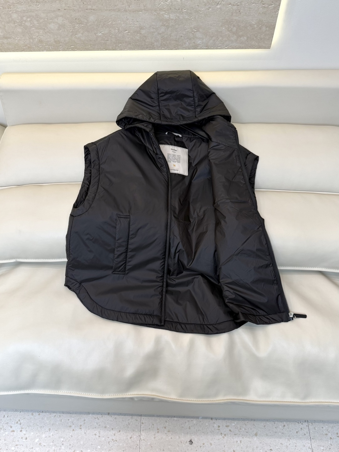 MX732#新款驼绒服⚠️🌾 Max拉链款 48% 骆驼绒 4%桑蚕丝 进口面料 骆驼绒棉服 马甲 黑色/藏青色/咖色 MX732#新款驼绒服⚠️🌾 Max拉链款 48% 骆驼绒 4%桑蚕丝 进口面料 骆驼绒棉服 马甲 黑色/藏青色/咖色