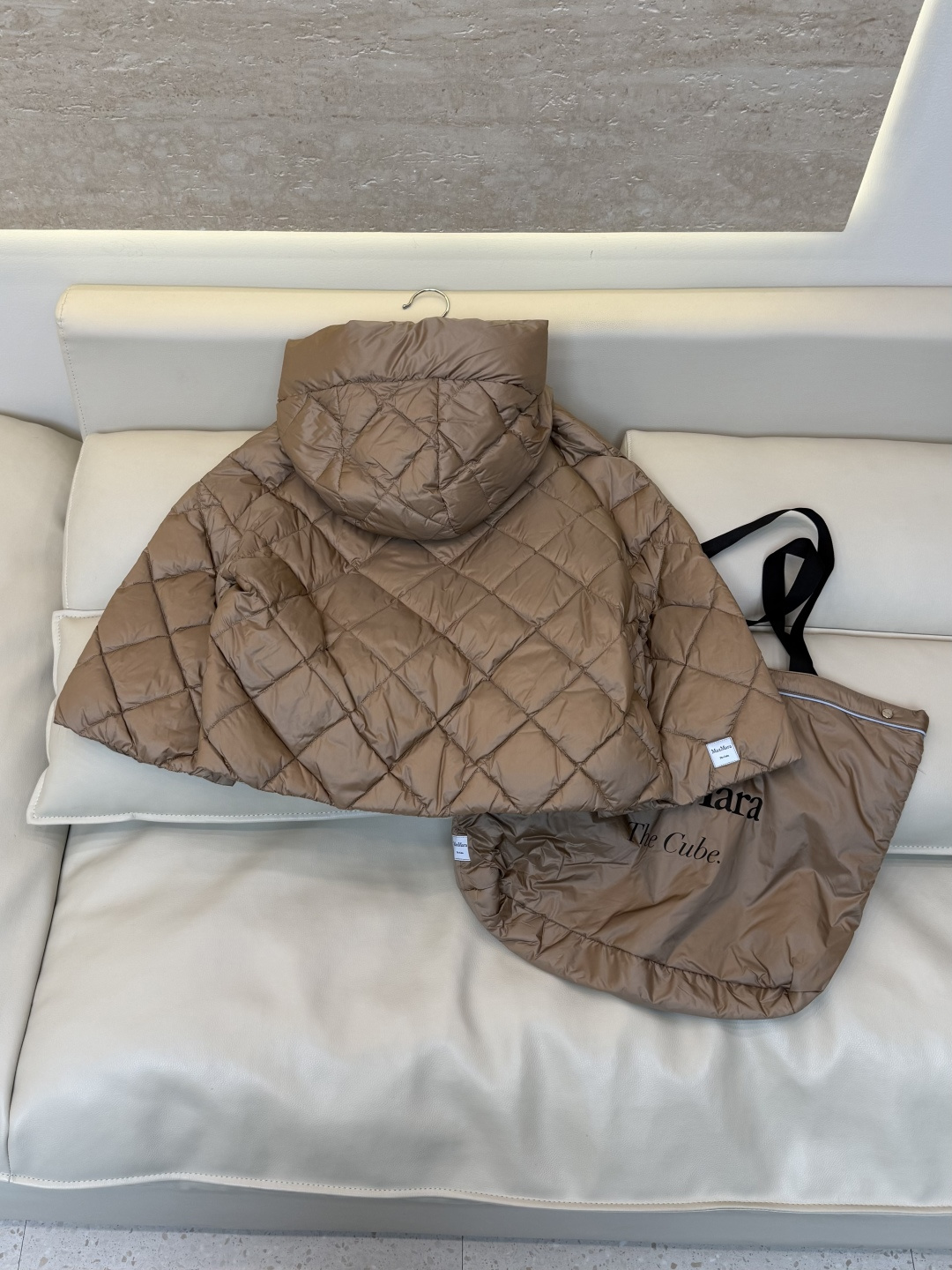 MX727#新款羽绒服⚠️🌾 max mara  配原包装 原标高定版 拉链带帽 斗篷版90% 鹅绒羽绒服  黑色/蓝色