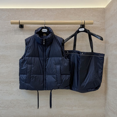 MX723#新款羽绒服⚠️🌾 max mara 配原包装 原标高定版 拉链款 羽绒马甲 90% 鹅绒羽绒服 黑色/藏 MX723#新款羽绒服⚠️🌾 max mara 配原包装 原标高定版 拉链款 羽绒马甲 90% 鹅绒羽绒服 黑色/藏
