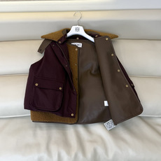 26008#新款羽绒服🌾 Loewe 超级爆款两件套 羊皮 羊剪绒 皮毛一体背心+90% 白鸭绒 马甲 两件套 棕红色 26008#新款羽绒服🌾 Loewe 超级爆款两件套 羊皮 羊剪绒 皮毛一体背心+90% 白鸭绒 马甲 两件套 棕红色
