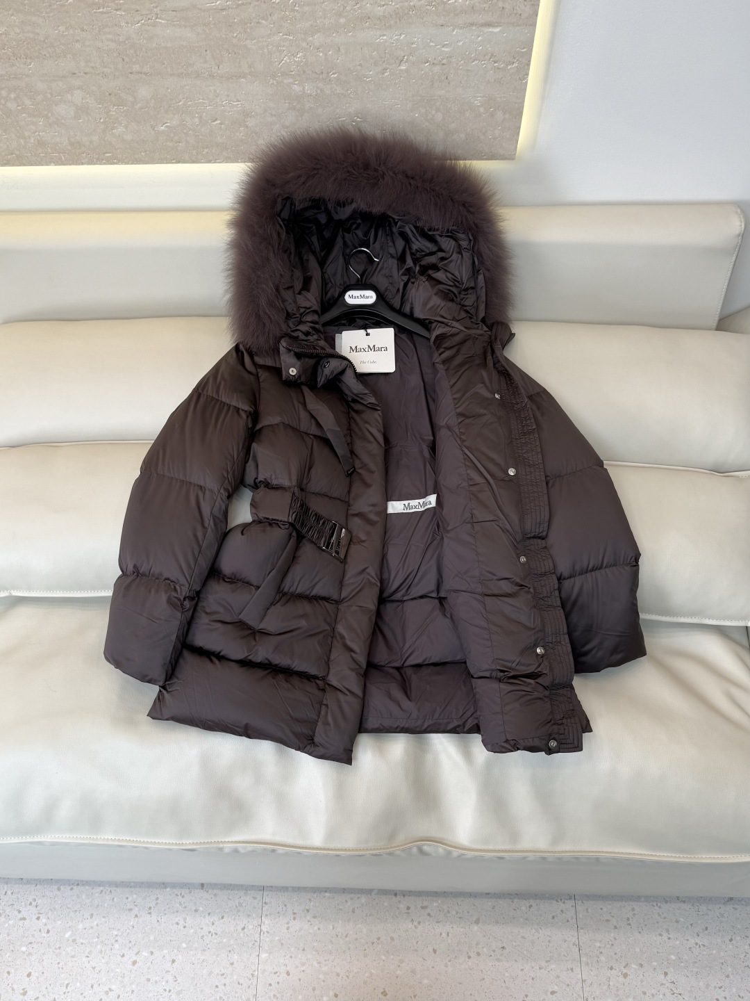 88287#新款羽绒服🌾 Max mara 超大狐狸毛领 配腰带收腰中长款90%白鹅绒 羽绒服 黑色 米色 咖色 38/