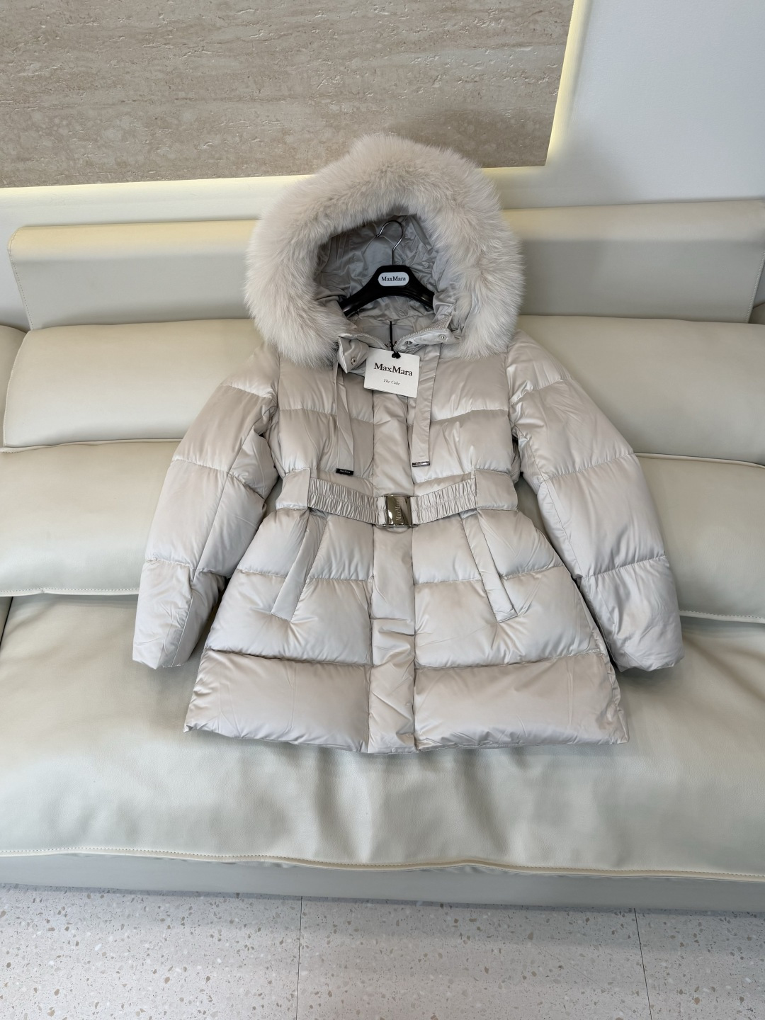 88287#新款羽绒服🌾 Max mara 超大狐狸毛领 配腰带收腰中长款90%白鹅绒 羽绒服 黑色 米色 咖色 38/