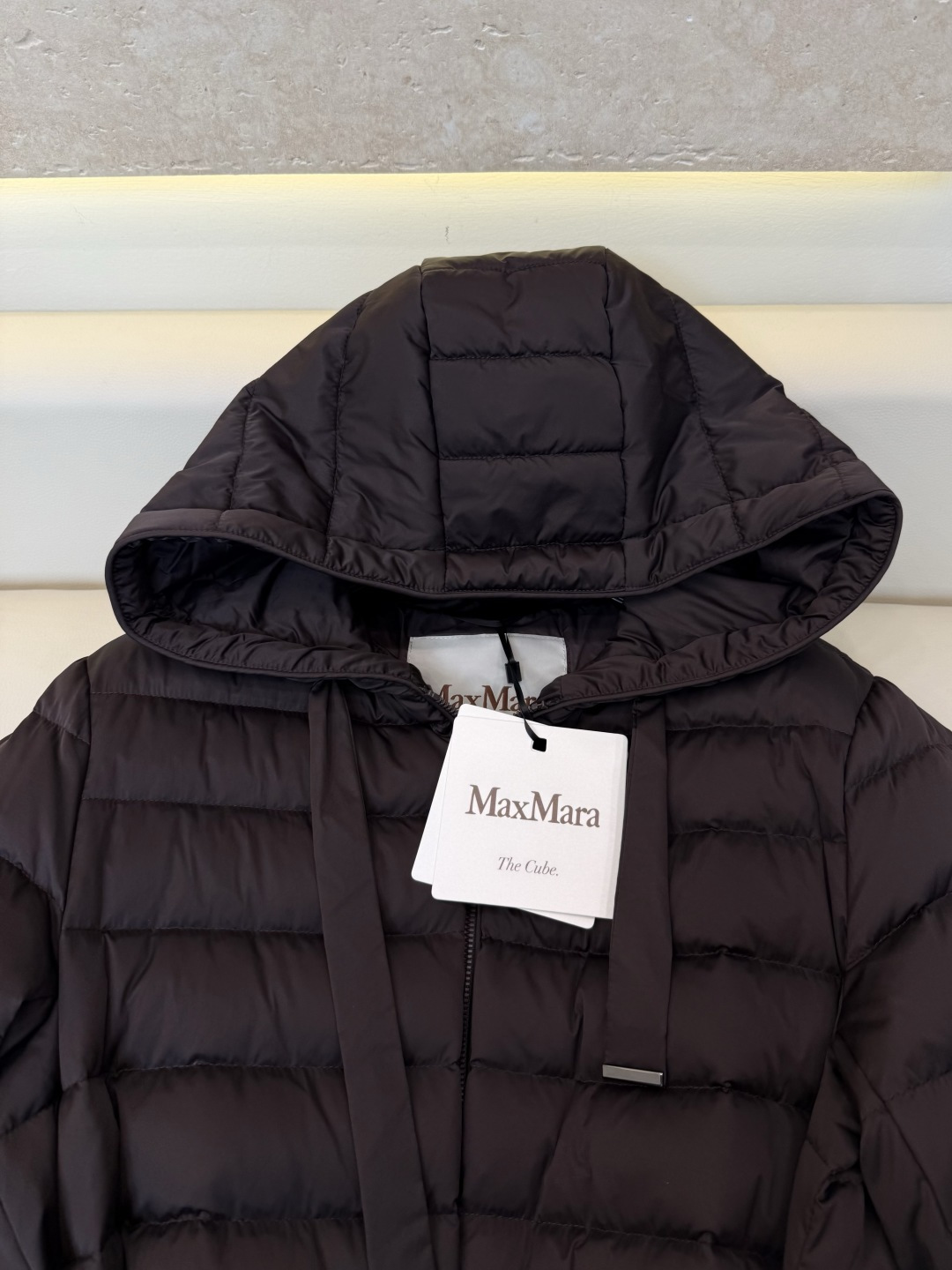 88289#新款羽绒服🌾 Max mara 收腰款显瘦长袖 90%白鹅绒 羽绒服 黑色 米色 咖色 38/40/42