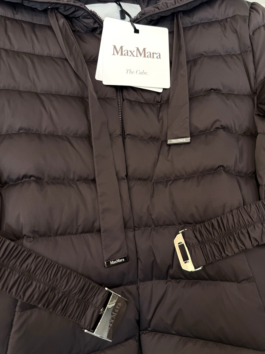 88289#新款羽绒服🌾 Max mara 收腰款显瘦长袖 90%白鹅绒 羽绒服 黑色 米色 咖色 38/40/42