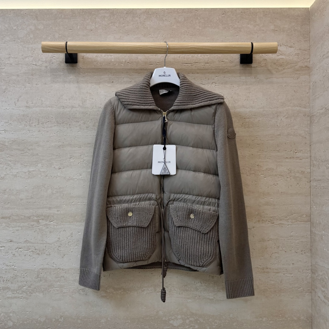 26015#新款羽绒服🌾 Moncler 100% 羊毛➕90%白鸭绒 羽绒服 杏色 藏青色 SML