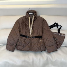 M676-腰带 #新款羽绒服🌾 Max 菱形格 90% 白鹅绒 短款立领织带款 配腰带 拉链羽绒服 香槟色 黑色 红棕色 M676-腰带 #新款羽绒服🌾 Max 菱形格 90% 白鹅绒 短款立领织带款 配腰带 拉链羽绒服 香槟色 黑色 红棕色