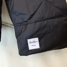 M676-腰带 #新款羽绒服🌾 Max 菱形格 90% 白鹅绒 短款立领织带款 配腰带 拉链羽绒服 香槟色 黑色 红棕色 M676-腰带 #新款羽绒服🌾 Max 菱形格 90% 白鹅绒 短款立领织带款 配腰带 拉链羽绒服 香槟色 黑色 红棕色