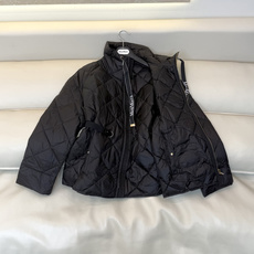 M676-腰带 #新款羽绒服🌾 Max 菱形格 90% 白鹅绒 短款立领织带款 配腰带 拉链羽绒服 香槟色 黑色 红棕色 M676-腰带 #新款羽绒服🌾 Max 菱形格 90% 白鹅绒 短款立领织带款 配腰带 拉链羽绒服 香槟色 黑色 红棕色