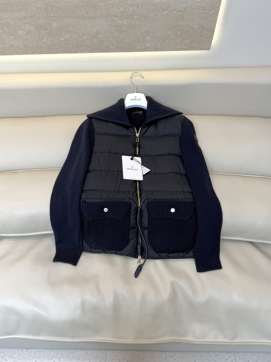 26015#新款羽绒服🌾 Moncler 100% 羊毛➕90%白鸭绒 羽绒服 杏色 藏青色 SML