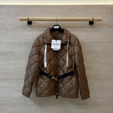 M8621#新款羽绒服🌾 max mara 配腰带 立领 织带绣花字母 菱形格 长袖羽绒服 90% 白鹅绒 羽绒服 M8621#新款羽绒服🌾 max mara 配腰带 立领 织带绣花字母 菱形格 长袖羽绒服 90% 白鹅绒 羽绒服