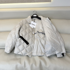 M8621#新款羽绒服🌾 max mara 配腰带 立领 织带绣花字母 菱形格 长袖羽绒服 90% 白鹅绒 羽绒服 M8621#新款羽绒服🌾 max mara 配腰带 立领 织带绣花字母 菱形格 长袖羽绒服 90% 白鹅绒 羽绒服
