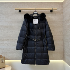 M8627#新款羽绒服🌾 max mara 超大狐狸毛领 配腰带显瘦拉链款 长袖90% 白鹅绒 羽绒服 黑色 咖色 S M8627#新款羽绒服🌾 max mara 超大狐狸毛领 配腰带显瘦拉链款 长袖90% 白鹅绒 羽绒服 黑色 咖色 S