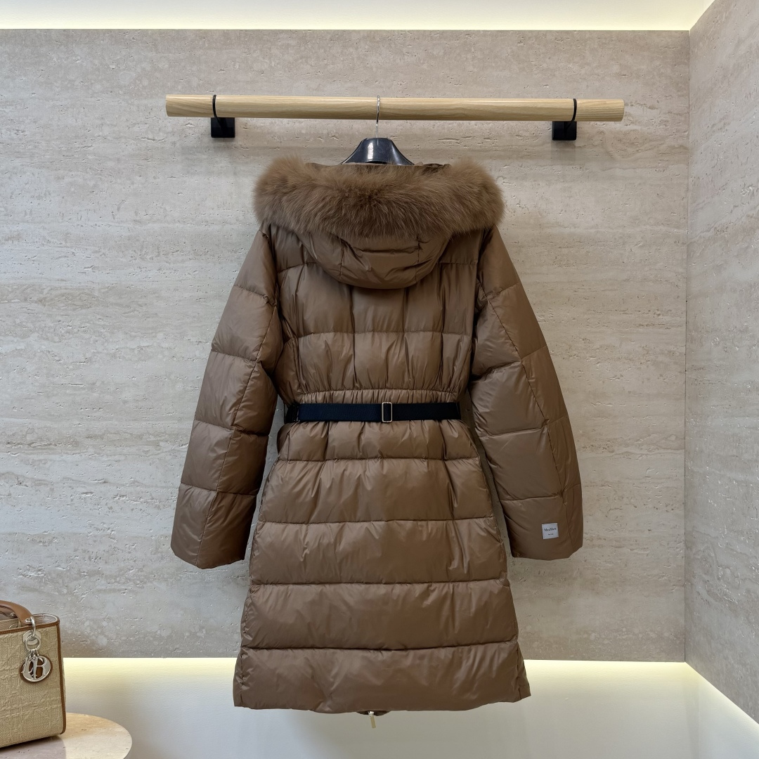 M8627#新款羽绒服🌾 max mara 超大狐狸毛领 配腰带显瘦拉链款 长袖90% 白鹅绒 羽绒服  黑色 咖色 S