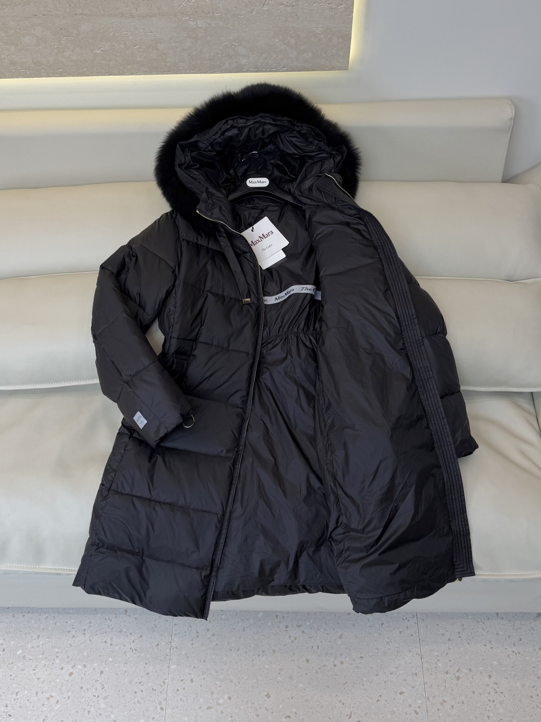 M8627#新款羽绒服🌾 max mara 超大狐狸毛领 配腰带显瘦拉链款 长袖90% 白鹅绒 羽绒服  黑色 咖色 S