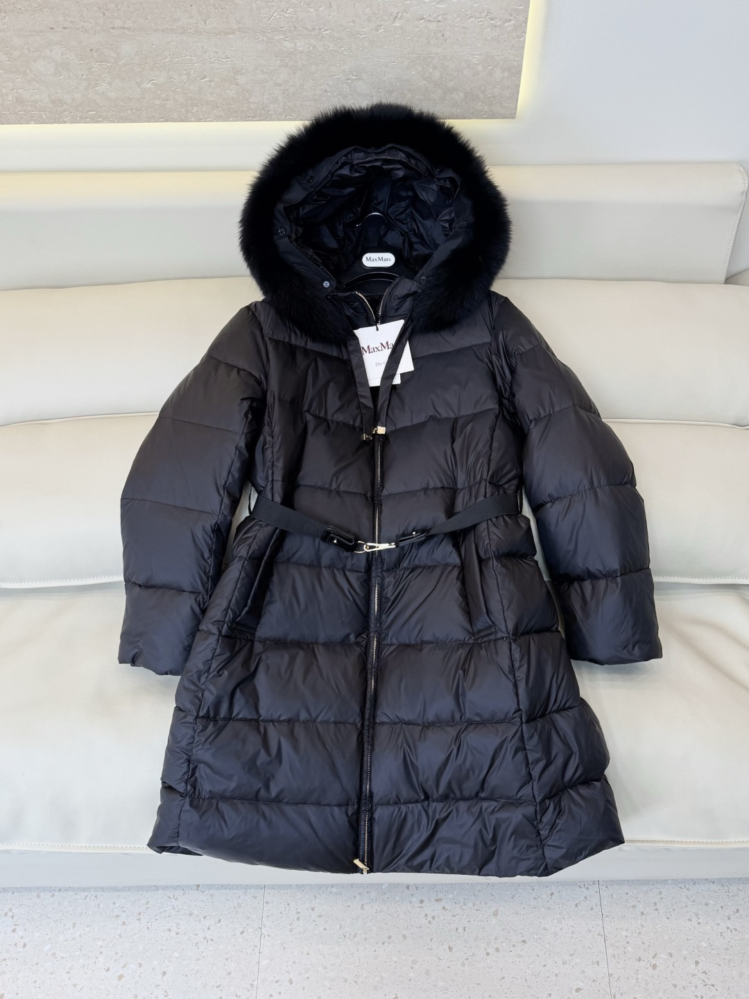 M8627#新款羽绒服🌾 max mara 超大狐狸毛领 配腰带显瘦拉链款 长袖90% 白鹅绒 羽绒服  黑色 咖色 S