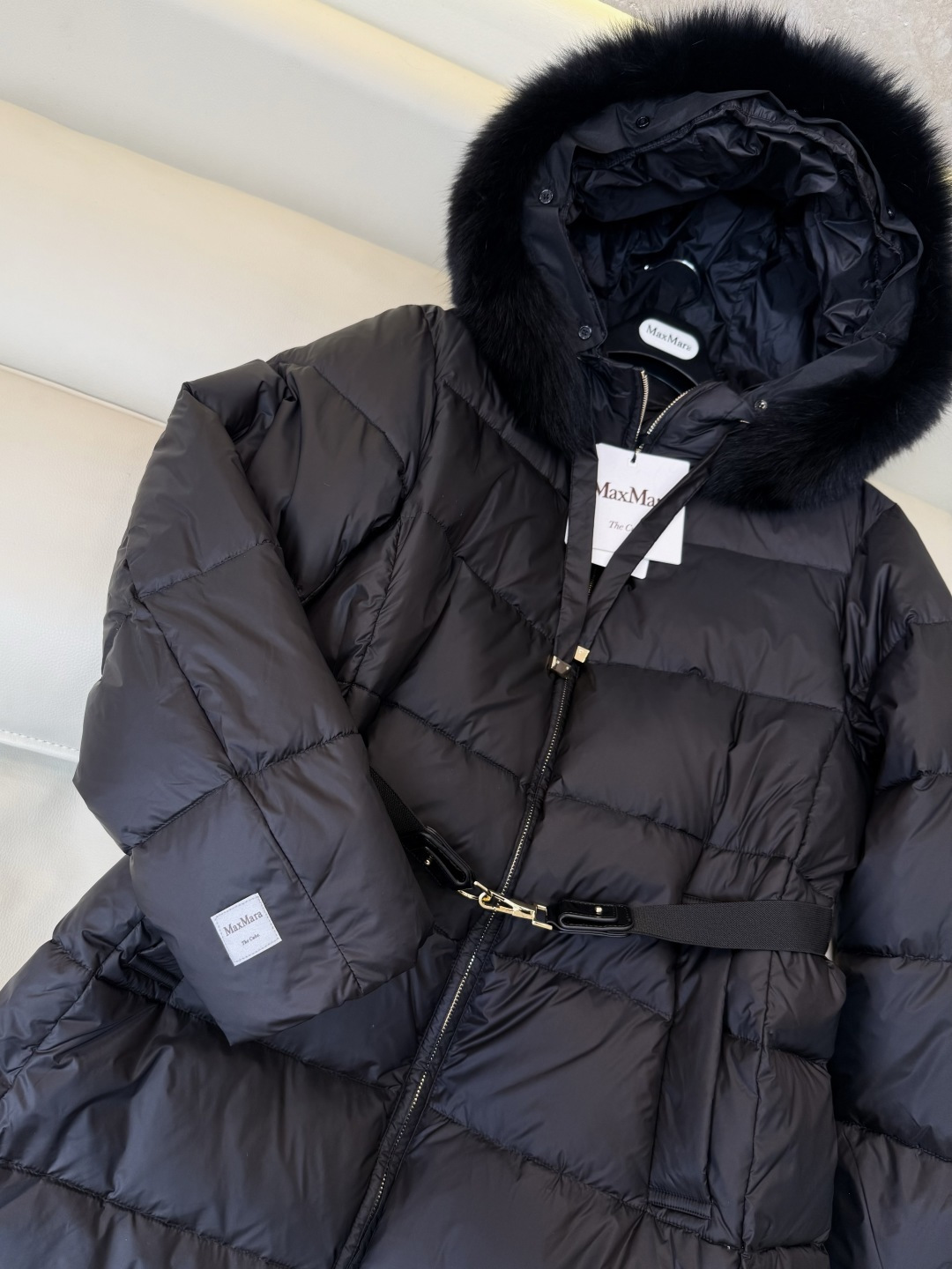 M8627#新款羽绒服🌾 max mara 超大狐狸毛领 配腰带显瘦拉链款 长袖90% 白鹅绒 羽绒服  黑色 咖色 S