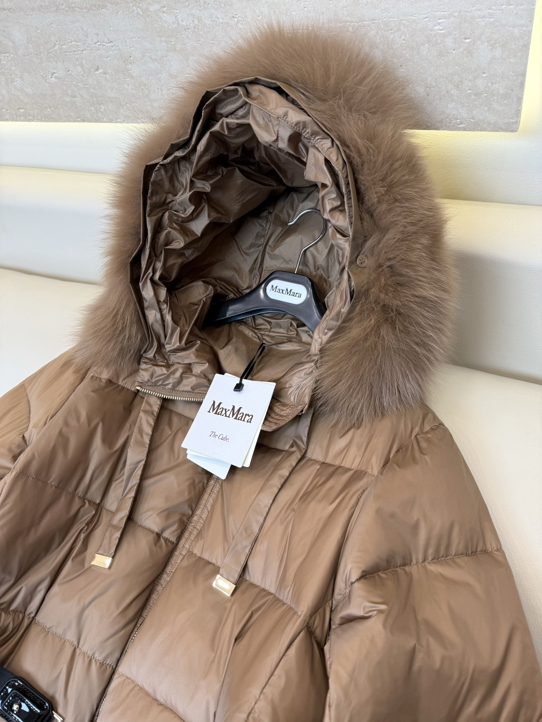 M8627#新款羽绒服🌾 max mara 超大狐狸毛领 配腰带显瘦拉链款 长袖90% 白鹅绒 羽绒服  黑色 咖色 S