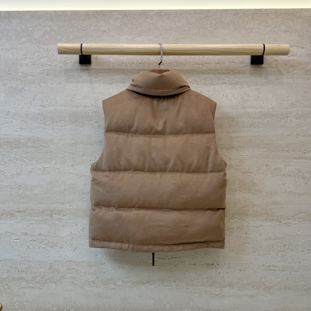 B8608#新款羽绒服🌾 Bur 经典格纹内里 隐形帽 90%白鸭绒 绒面拉链款马甲 羽绒服 黑色 白色 驼色 S-XL