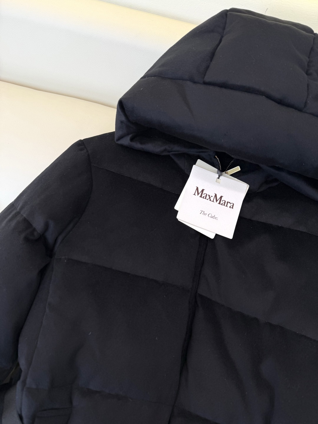 M8626#新款羽绒服🌾 max mara  配腰带 带帽 一手长尼料长袖羽绒服 90% 白鹅绒 羽绒服  黑色 驼色 
