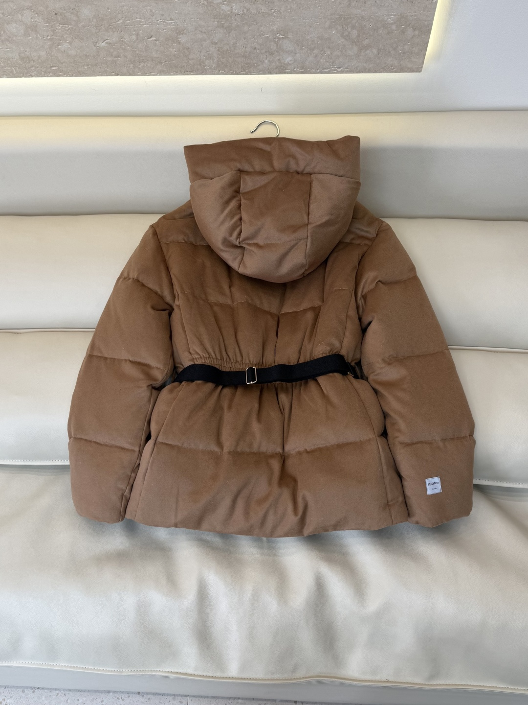 M8626#新款羽绒服🌾 max mara  配腰带 带帽 一手长尼料长袖羽绒服 90% 白鹅绒 羽绒服  黑色 驼色 