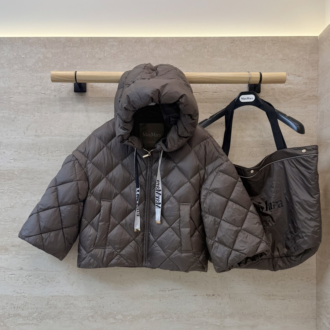 MX727#新款羽绒服🌾 max mara  配原包装 原标高定版 拉链带帽 斗篷版90% 鹅绒羽绒服  黑色/蓝色/米