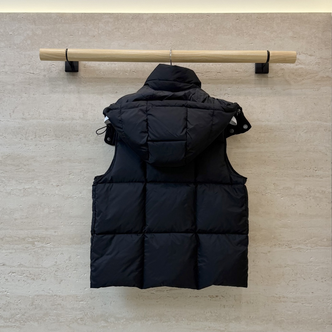 26031#新款羽绒服🌾 Moncler 最新款 90% 白鸭绒 羽绒马甲 黑色 粉色 1/2/3 