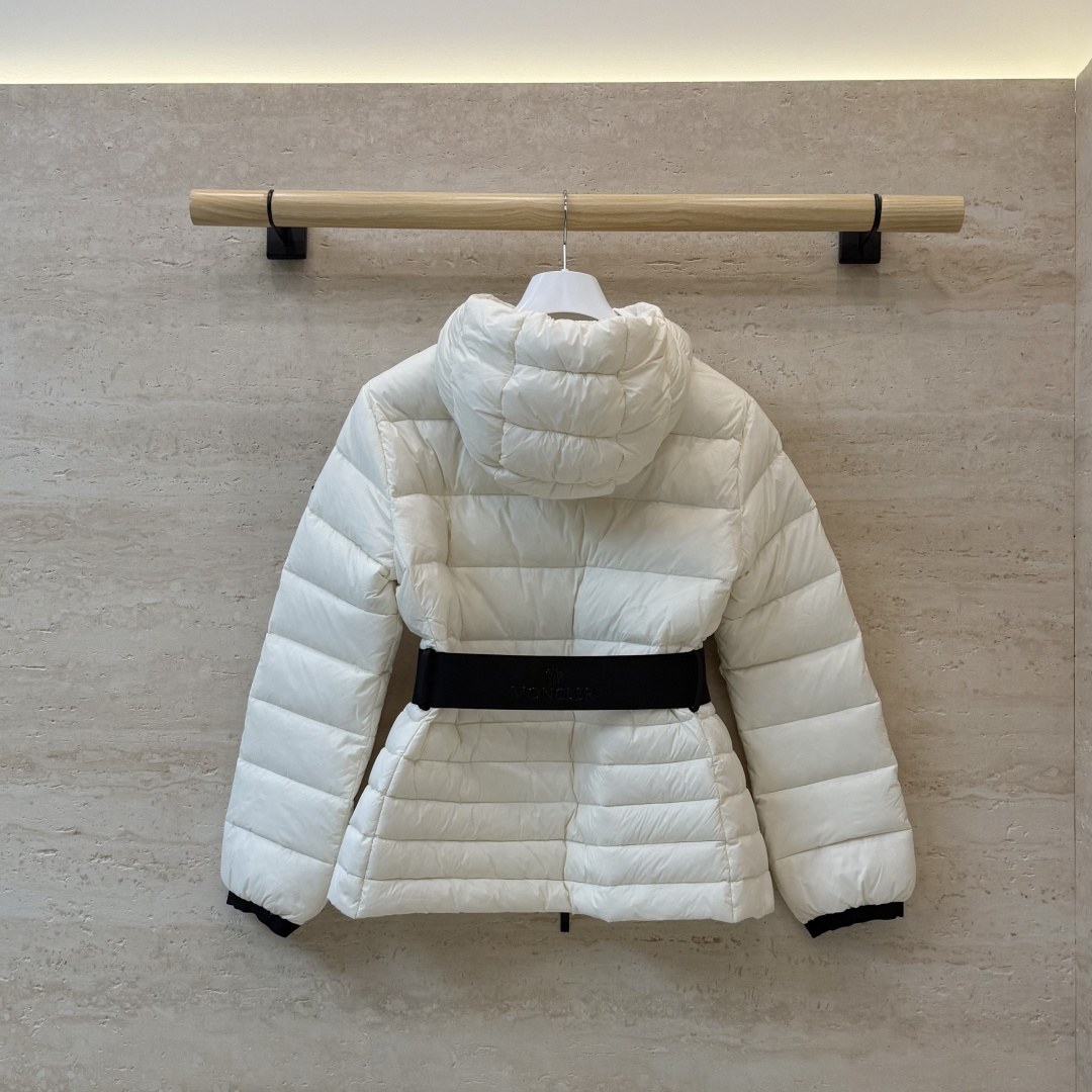 QGL060#新款羽绒服🌾 Moncler 90% 白鹅绒 带帽 收腰显瘦拉链款 长袖羽绒服 白色 黑色 1/2/3码