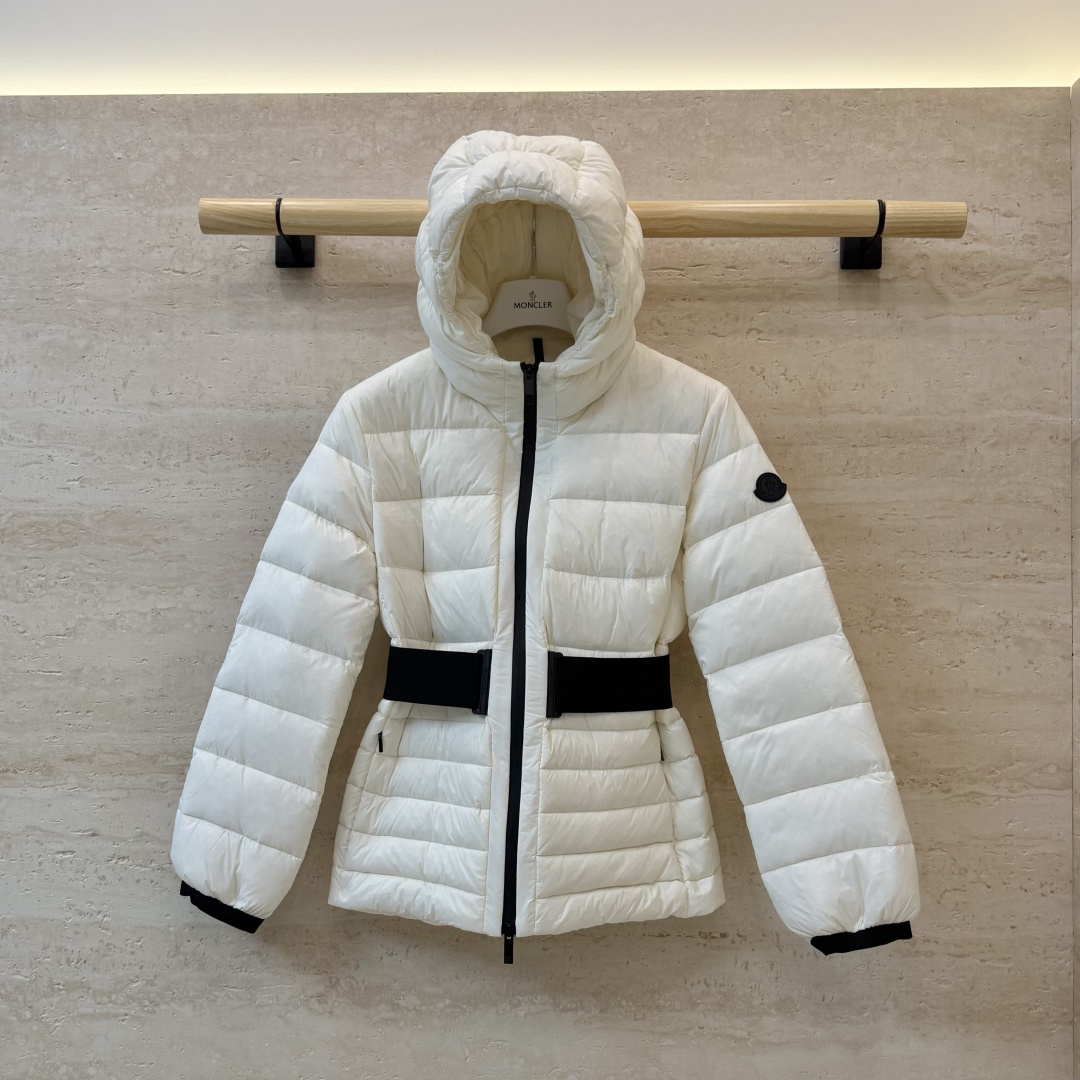 QGL060#新款羽绒服🌾 Moncler 90% 白鹅绒 带帽 收腰显瘦拉链款 长袖羽绒服 白色 黑色 1/2/3码