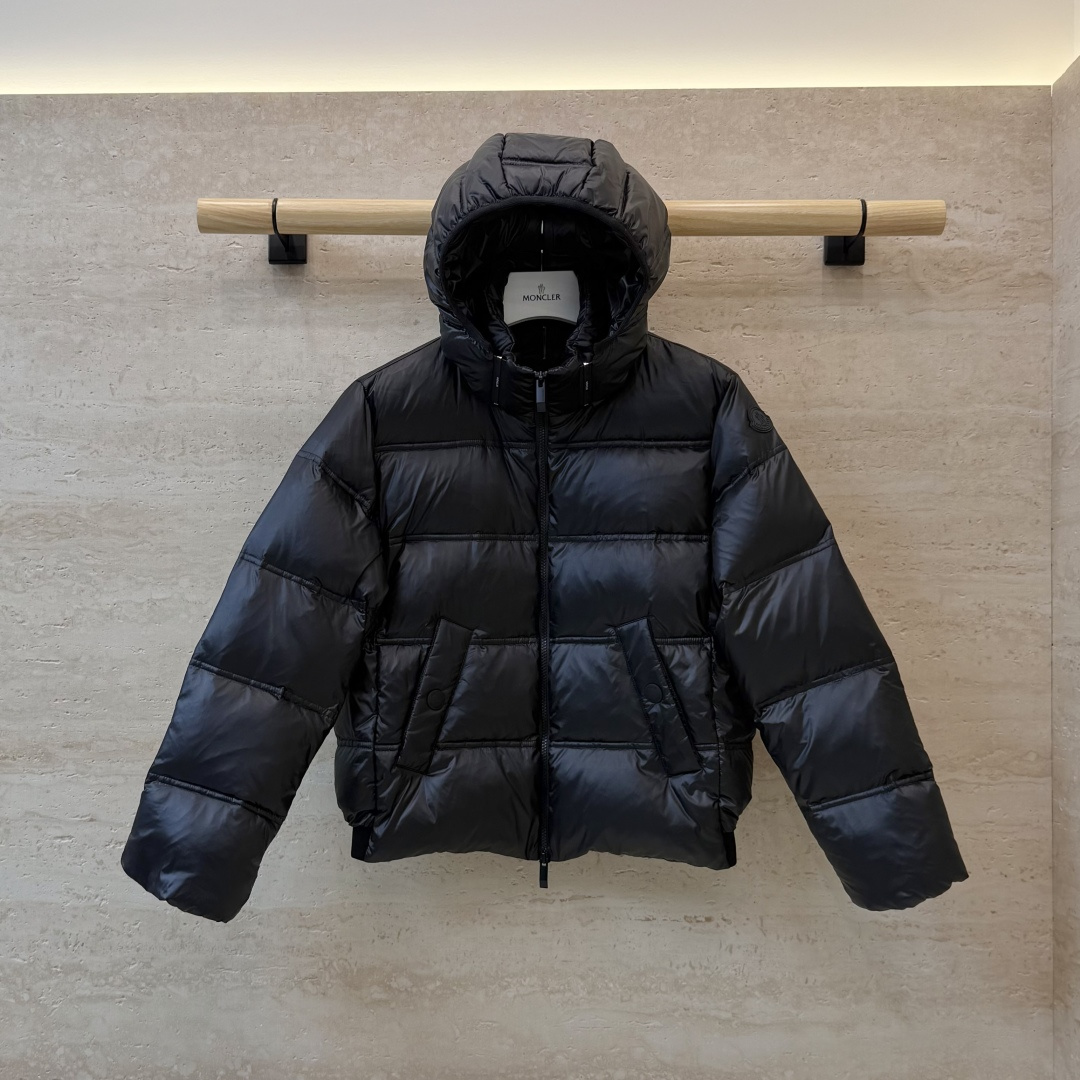 QGL057#新款羽绒服🌾 Moncler 超保暖 90% 白鹅绒 带帽 拉链款 长袖羽绒服 灰色 白色 黑色 1/2/