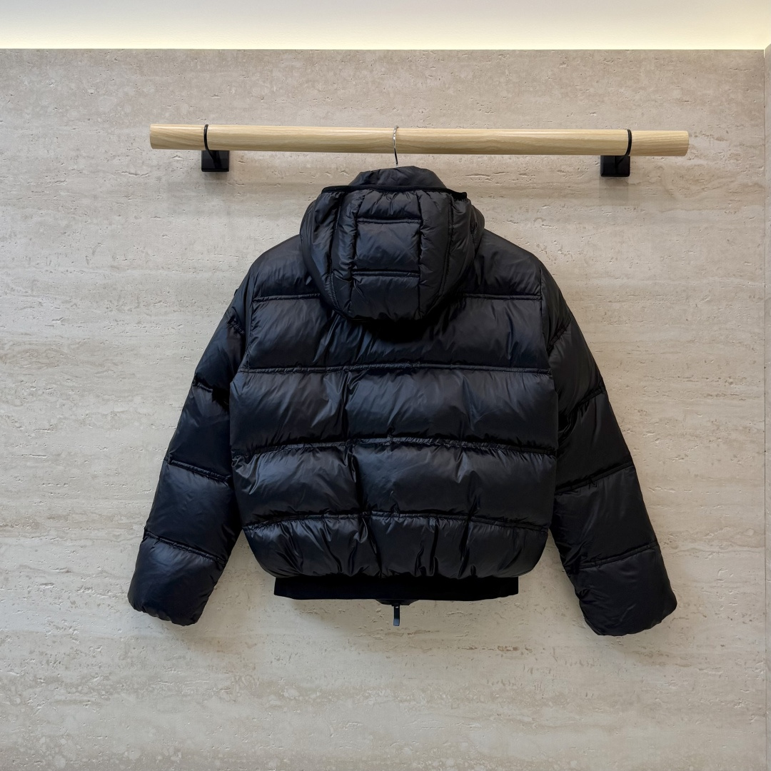 QGL057#新款羽绒服🌾 Moncler 超保暖 90% 白鹅绒 带帽 拉链款 长袖羽绒服 灰色 白色 黑色 1/2/