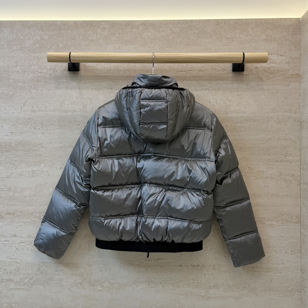 QGL057#新款羽绒服🌾 Moncler 超保暖 90% 白鹅绒 带帽 拉链款 长袖羽绒服 灰色 白色 黑色 1/2/