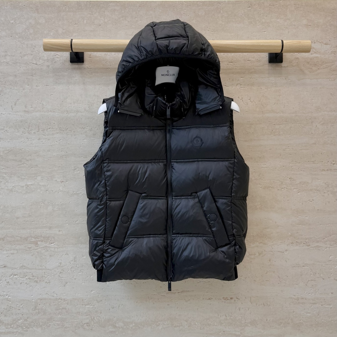 QGL055#新款羽绒服🌾 Moncler 超保暖 90% 白鹅绒 带帽 拉链款 羽绒马甲 灰色 白色 黑色 1/2/3