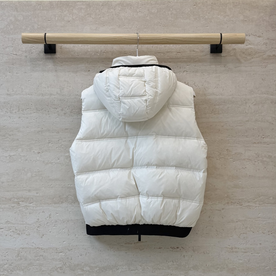 QGL055#新款羽绒服🌾 Moncler 超保暖 90% 白鹅绒 带帽 拉链款 羽绒马甲 灰色 白色 黑色 1/2/3