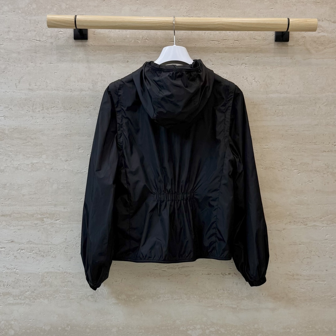 QGL056#新款羽绒服🌾 Moncler 90% 白鹅绒 可拆袖子 羽绒服 薄款 1/2/3码 