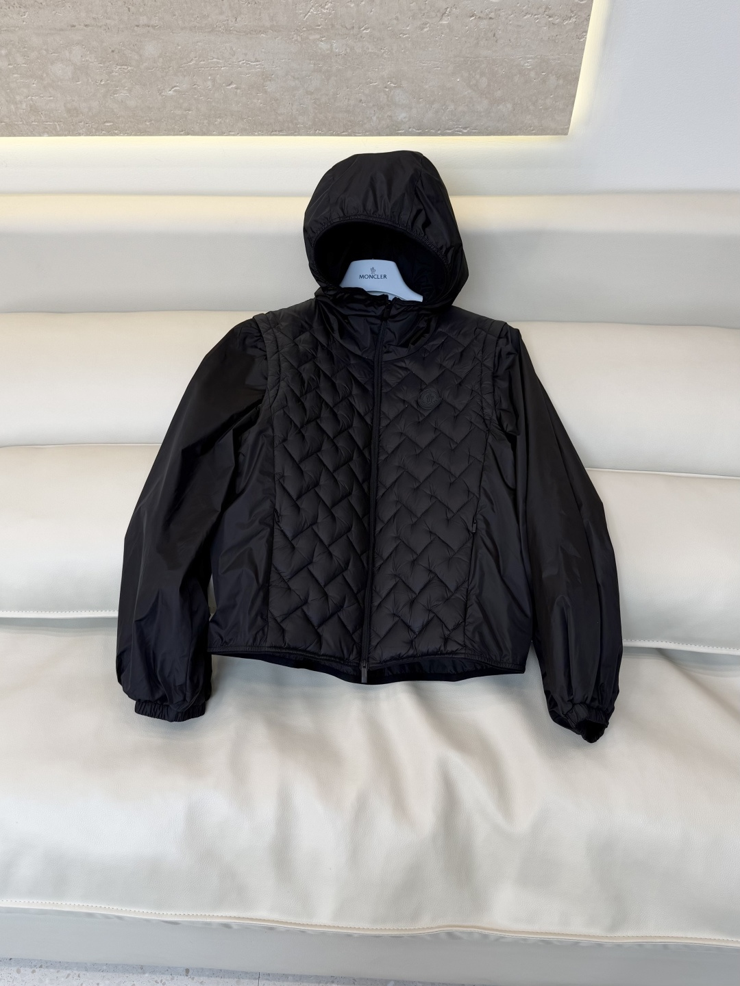 QGL056#新款羽绒服🌾 Moncler 90% 白鹅绒 可拆袖子 羽绒服 薄款 1/2/3码 