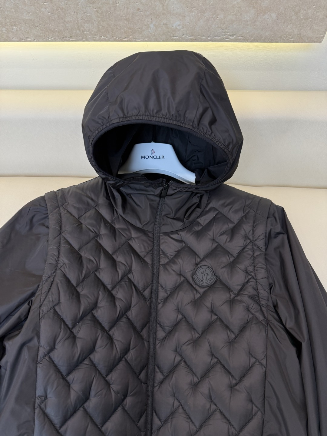 QGL056#新款羽绒服🌾 Moncler 90% 白鹅绒 可拆袖子 羽绒服 薄款 1/2/3码 