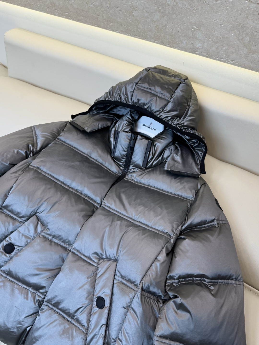 QGL057#新款羽绒服🌾 Moncler 超保暖 90% 白鹅绒 带帽 拉链款 长袖羽绒服 灰色 白色 黑色 1/2/