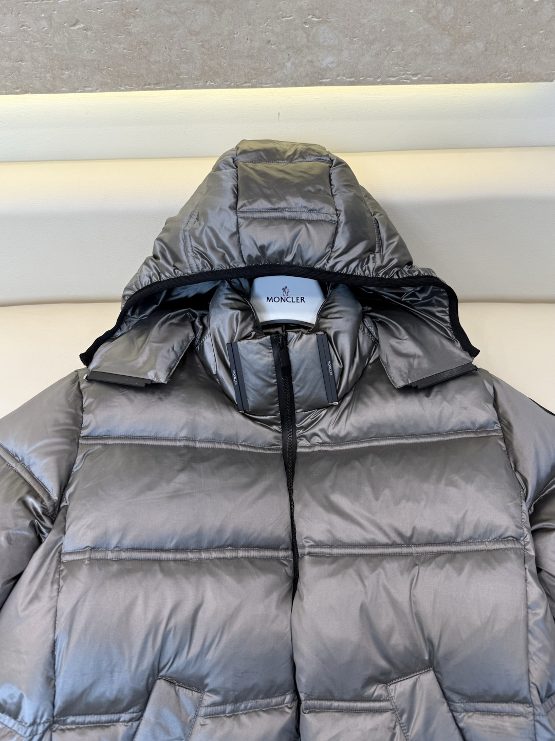 QGL057#新款羽绒服🌾 Moncler 超保暖 90% 白鹅绒 带帽 拉链款 长袖羽绒服 灰色 白色 黑色 1/2/